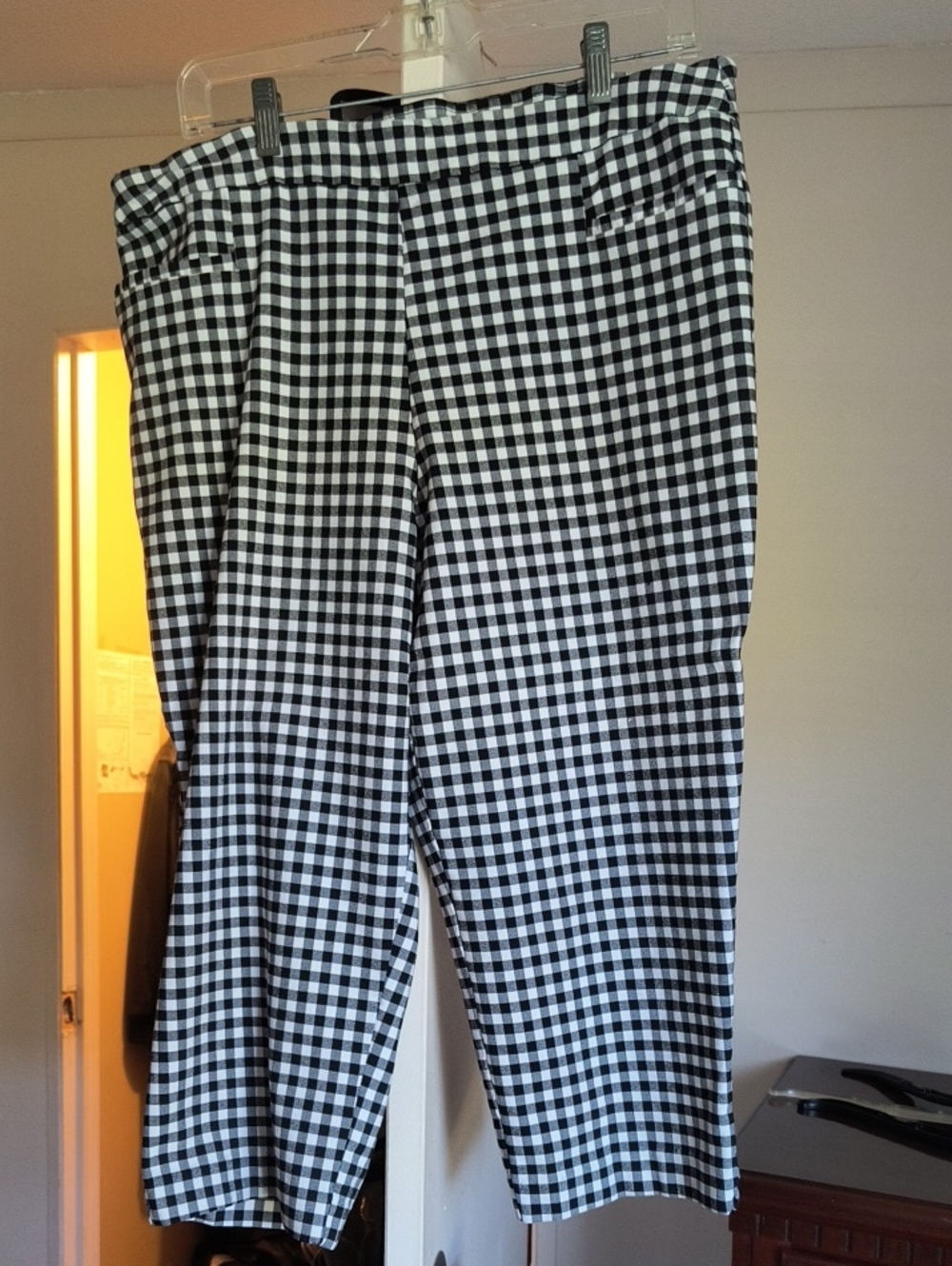Black & White Gingham Women's Capri Pants Size XL 16-18